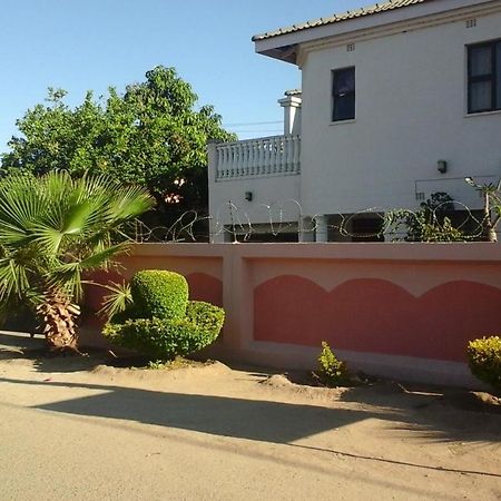 Upper Room Guest House Francistown Eksteriør billede