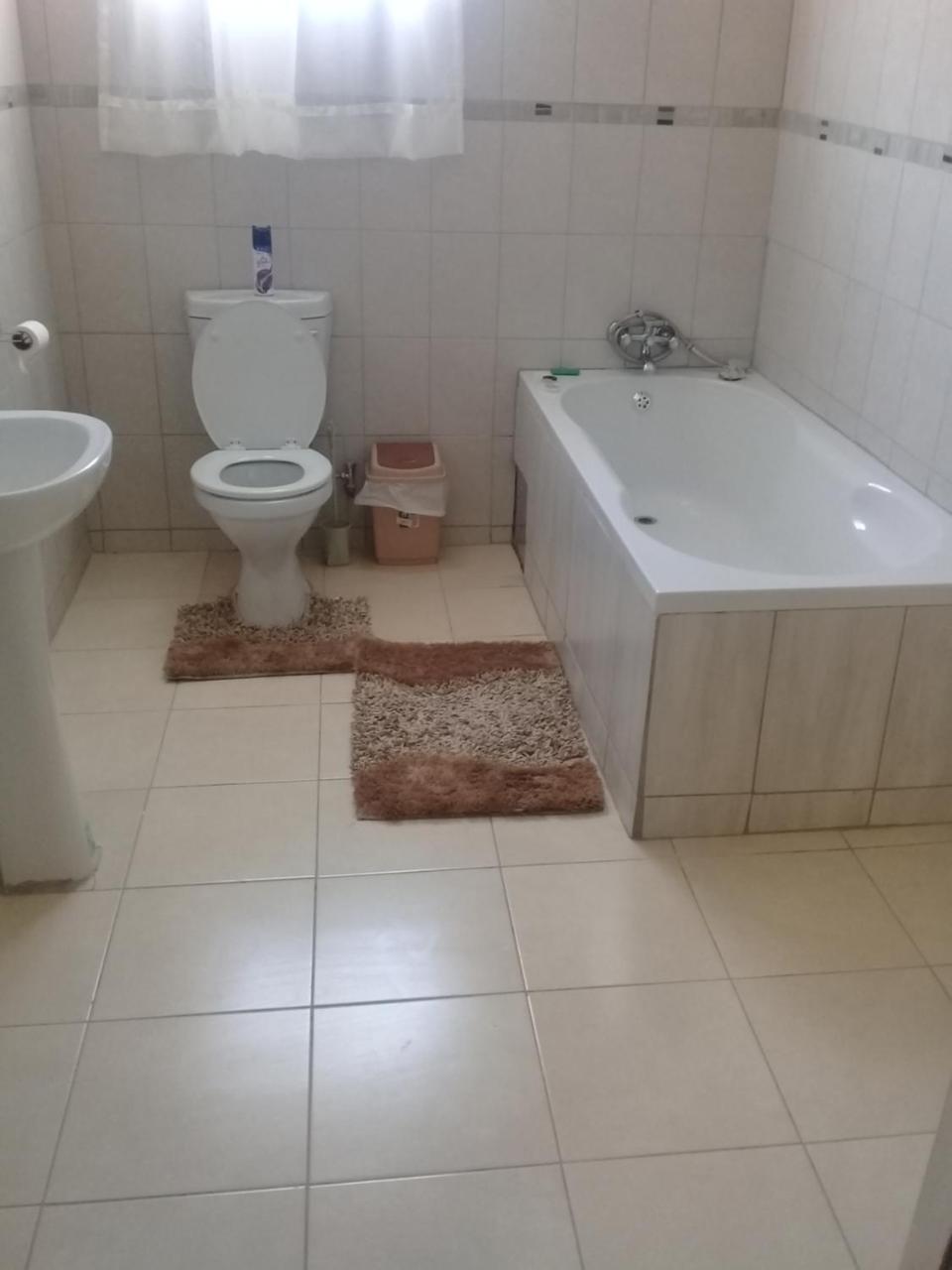 Upper Room Guest House Francistown Eksteriør billede