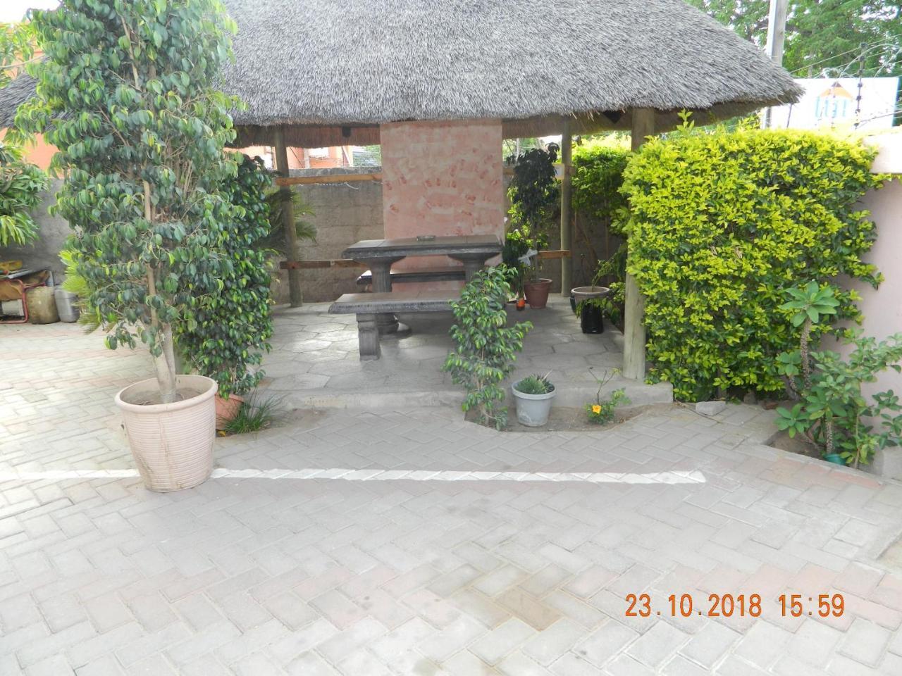Upper Room Guest House Francistown Eksteriør billede